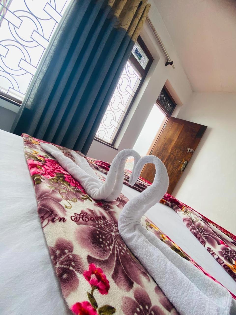 Farah Guest Inn Хапутале Екстериор снимка